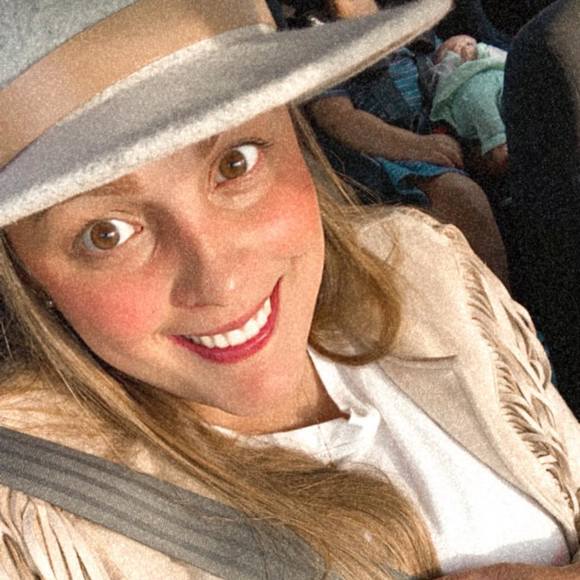 Meet your Posher, Maria - Picture 1 of 1